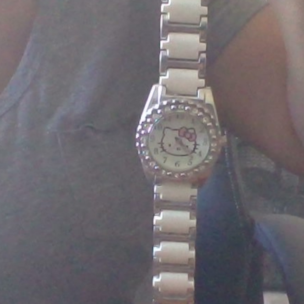 Hello Kitty Watch. - Picture 2 of 2